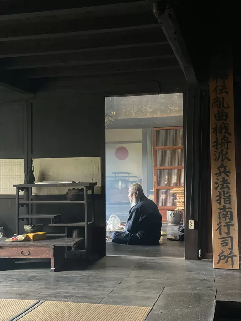 影山流道場での昼食