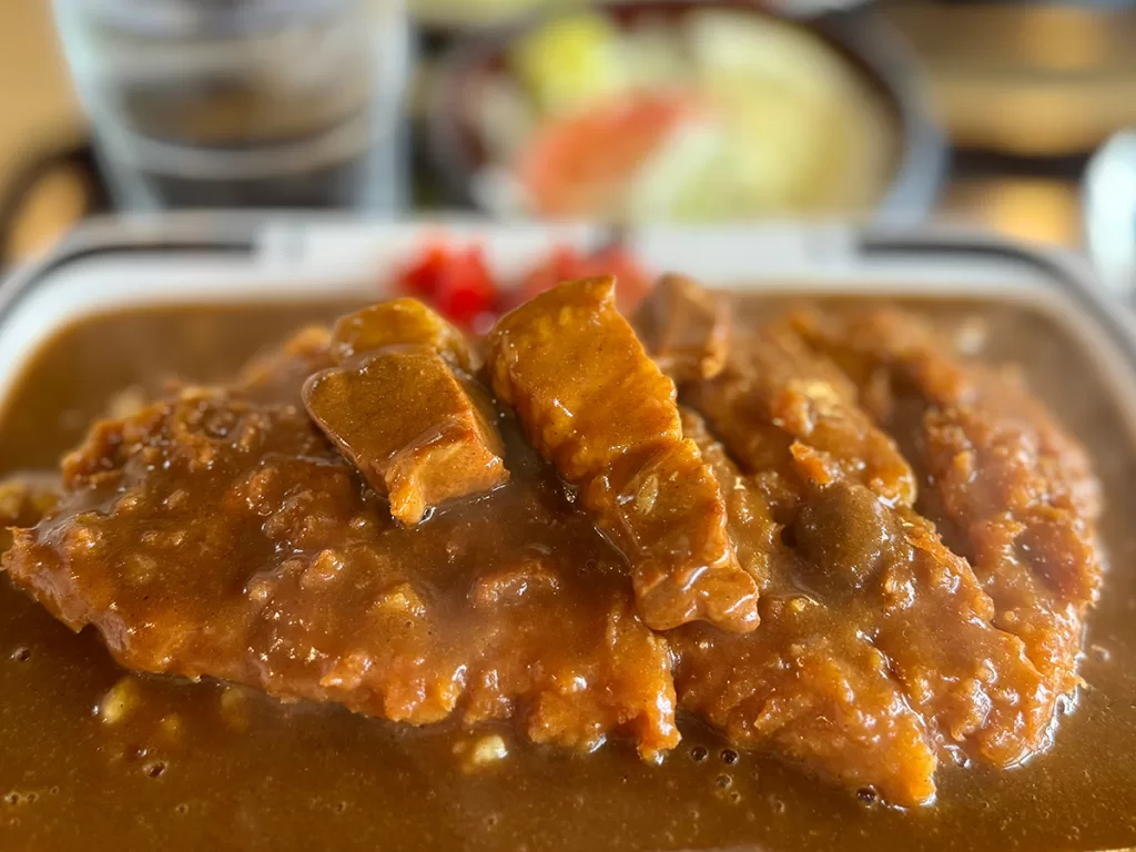 レストランビッキ石のカツカレー
