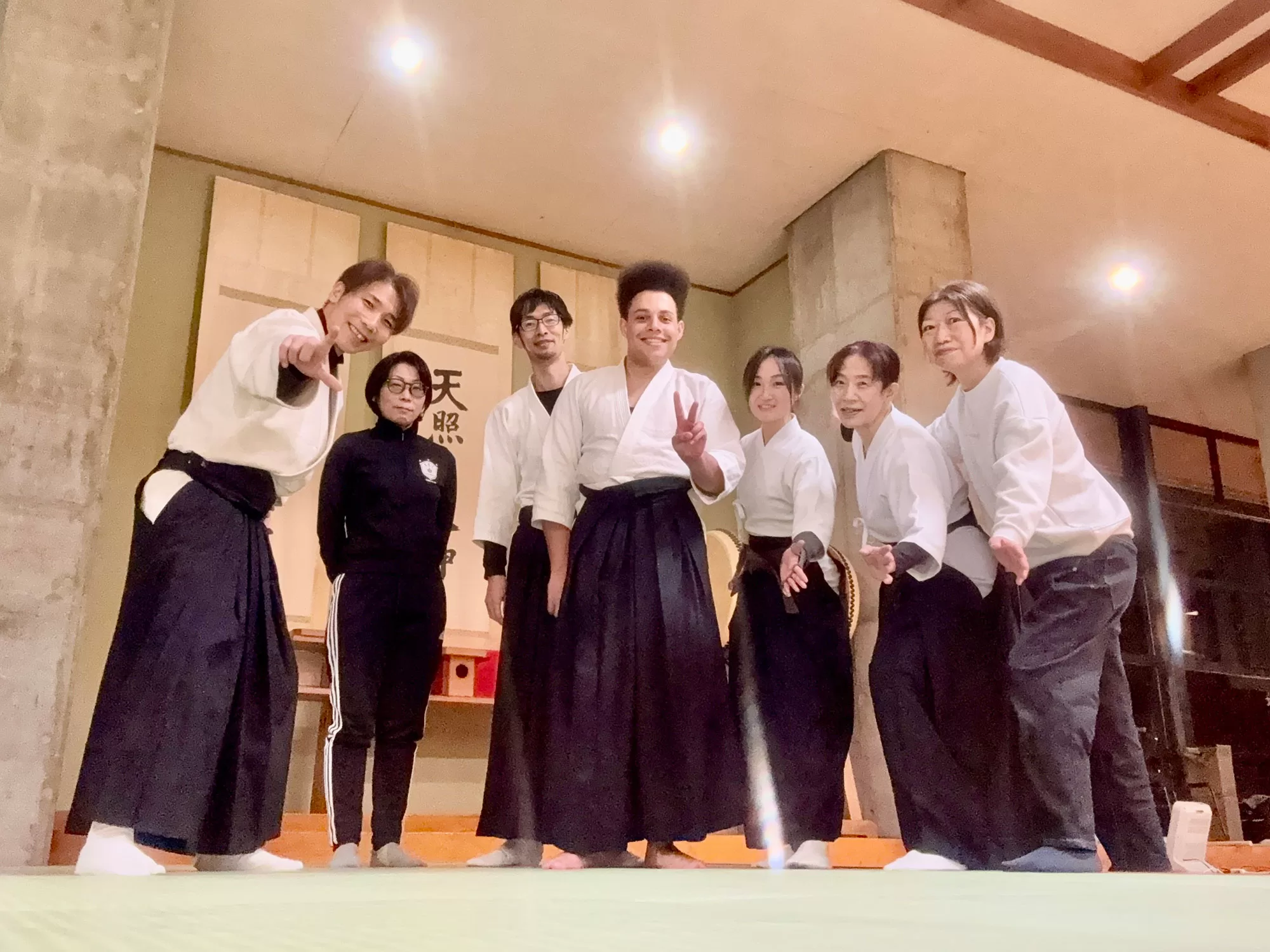 外国人も歓迎！ALTジェー最後の古武道稽古で集合写真